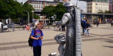 How Curiosity Driven Education Helps in Building Critical Thinking Skills